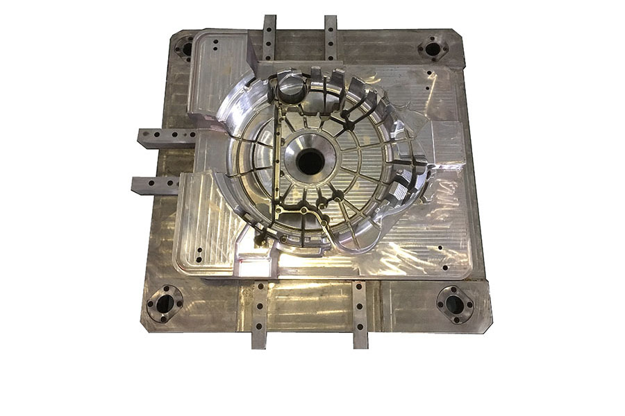 Low pressure casting mould for flywheel housing